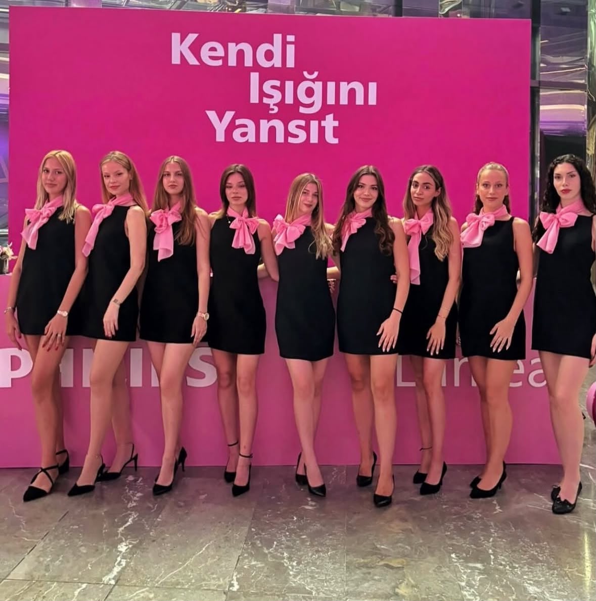 Marka etkinliğinde görev alan operasyon ekibi