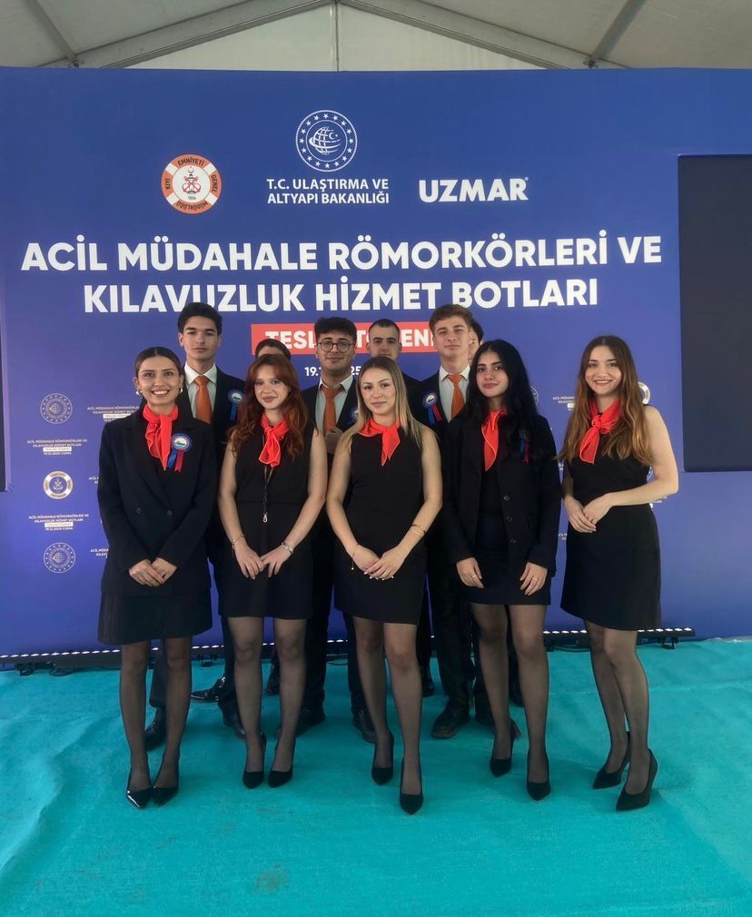 Roadshow aktivasyonunda görev alan ekip